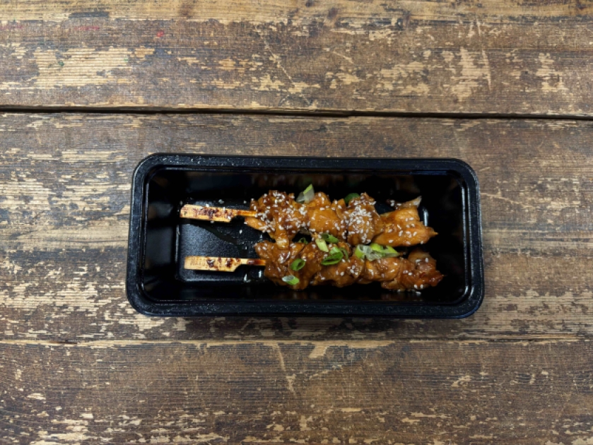 Kipdijsaté met Yakitorisaus