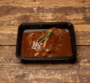 Zachtgegaarde runder sukade met jus