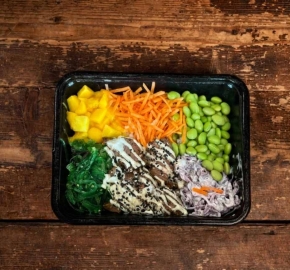 Pokë bowl met beef tataki